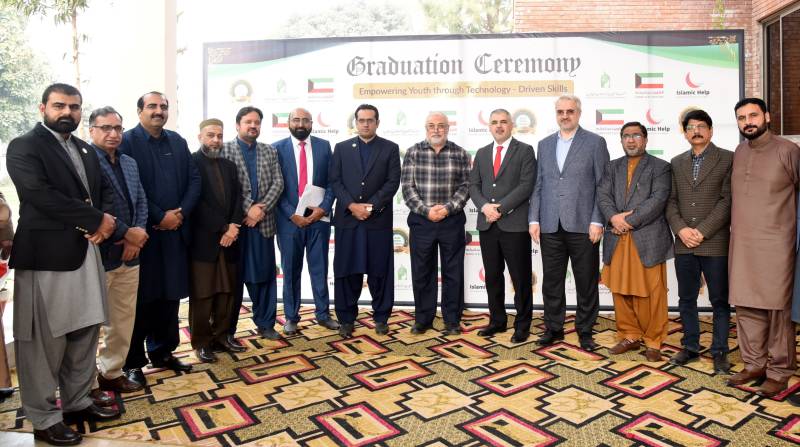 International Islamic Charity Organization trains 400 Pakistani students