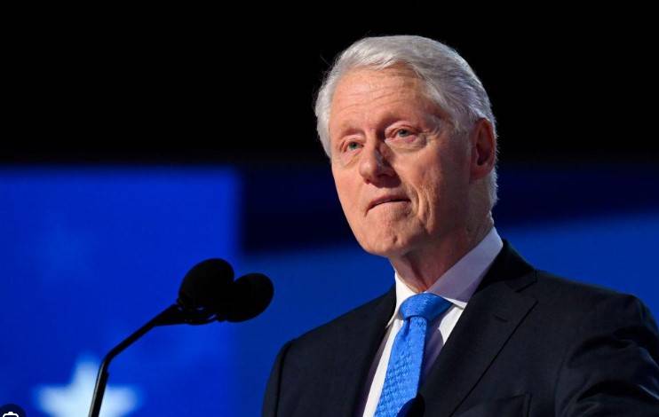 Former US president Bill Clinton hospitalized with fever