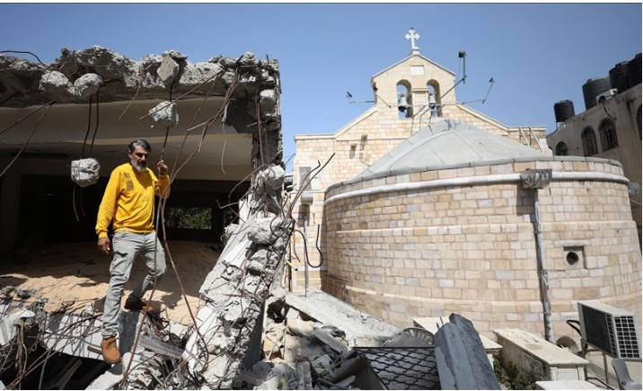 Gaza Christians pray for end of 'death and destruction' unleashed by Israel 