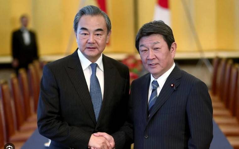 Japan's top diplomat in China to address 'challenges'