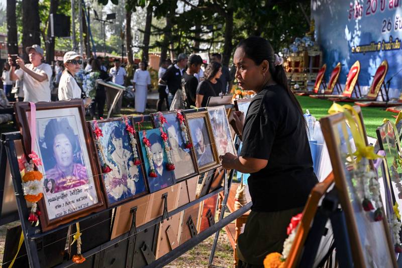 Tears, prayers as Asia mourns tsunami dead 20 years on