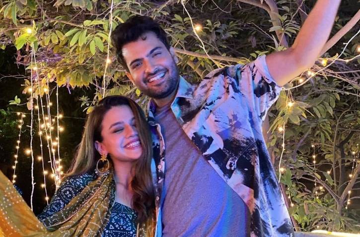 Zara and Asad mark 7th wedding anniversary at romantic & cozy setting 