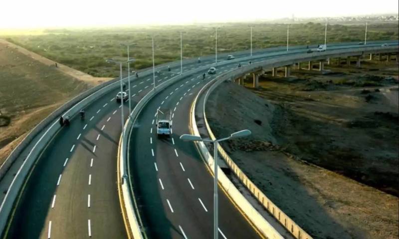 After M4 and M5, motorway police close M2 and M3 