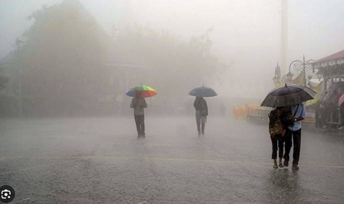 Country’s upper areas, including Lahore, to receive rains