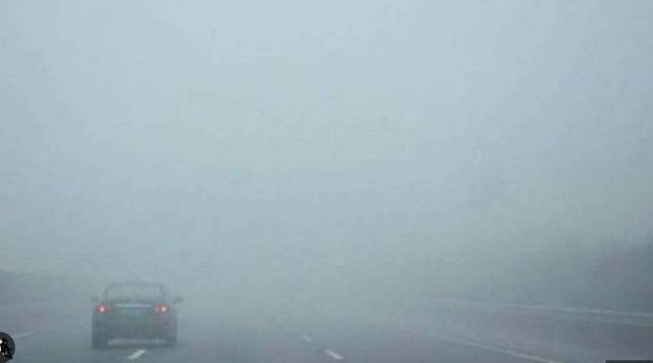 Dense fog prompts closure of motorways at various sections in Punjab 