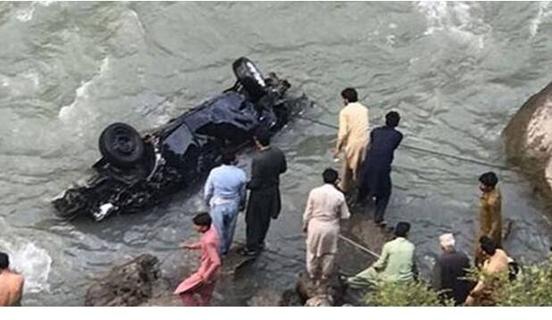 Two die as jeep plunges into ravine in Muzaffarabad