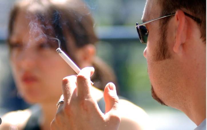 Milan says no to all outdoor smoking in Italy's toughest ban