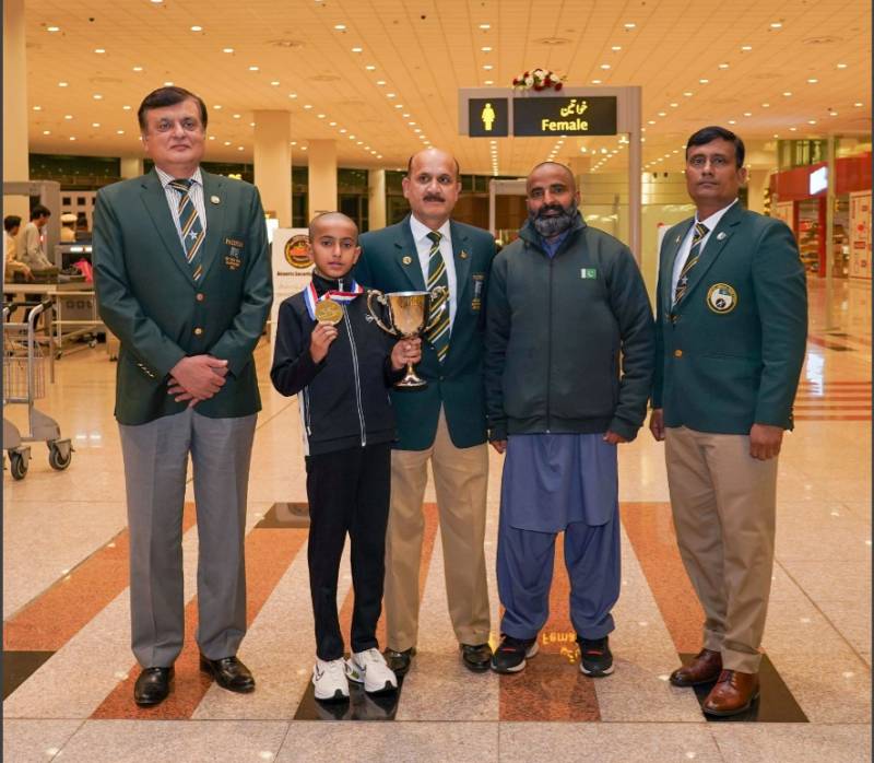 Squash Federation gives heroic reception to Harmas Raja for winning gold medal in US tournament 