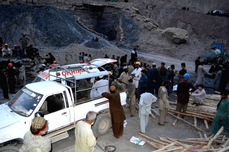 12 miners trapped under rubble after coalmine explosion near Quetta