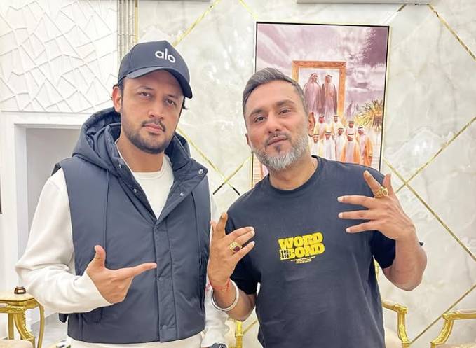 'Borderless brothers:' Honey Singh and Atif Aslam rub shoulders in same frame