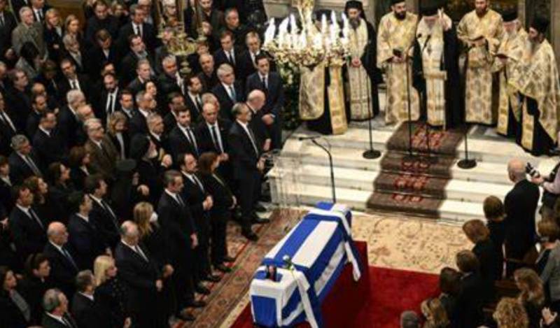 Greece lays to rest 'noble' ex-prime minister Simitis