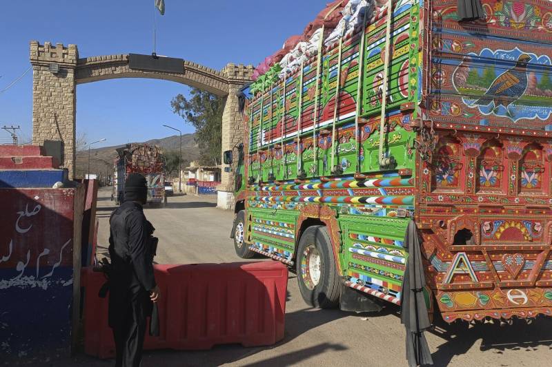 Second aid convoy heads to Kurram with helicopter surveillance