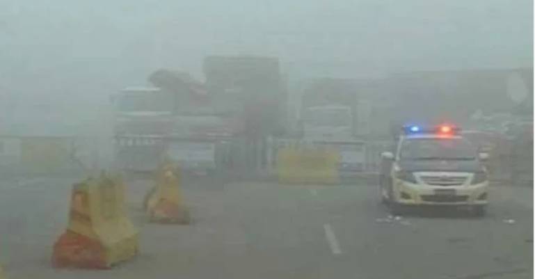 M4 and M11 Motorways closed amid poor visibility during dense fog