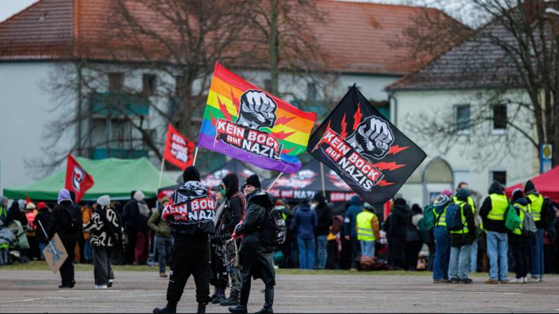 Protests delay start of German far-right party's key meet