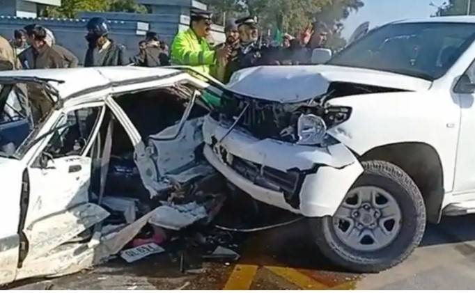 Man dies after Land Cruiser rams vehicles in Lahore