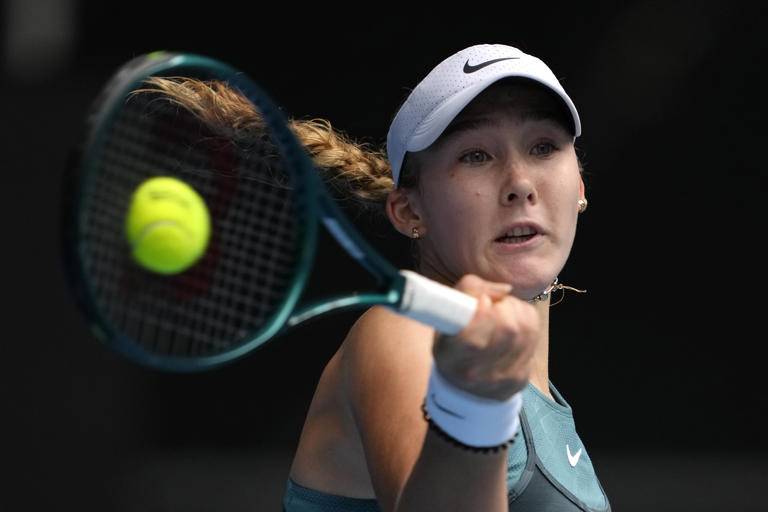 Zheng, Andreeva win as rain lashes Australian Open on day one