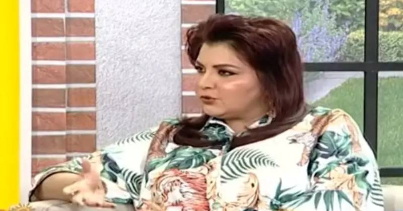 Actors in 50s feel threatened working with women of their age: Faiza Hassan 