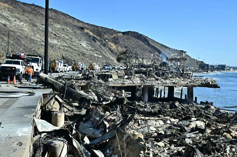 Wildfires death toll rises to 24 as Los Angeles braces for dangerous winds