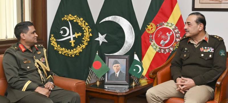 Gen Asim, Bangladesh's Lt-Gen Kamr-ul-Hassan discuss defence ties