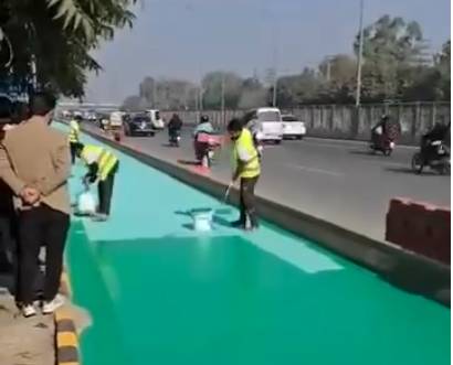 Maryam shares post on social media about biker lane on Lahore road