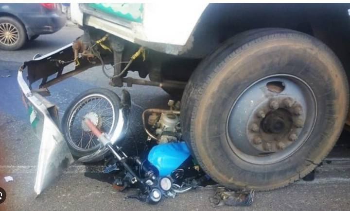 Dumper crushes two motorcyclists to death on Lahore flyover