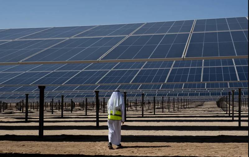 UAE announces giant solar farm with batteries