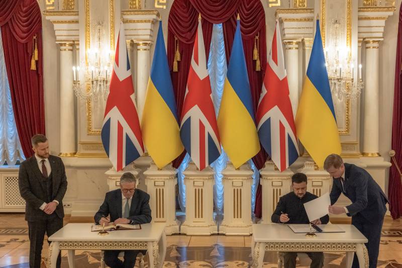 UK, Ukraine leaders sign 'landmark' 100-year agreement