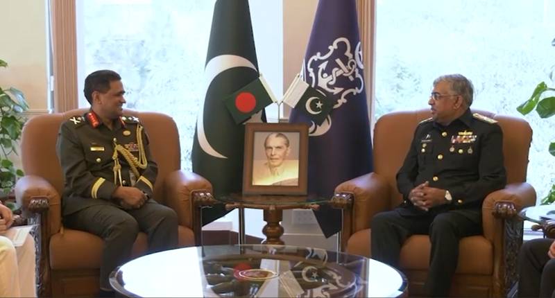 Bangladesh Army’s Principal Staff Officer Qamarul Hasan discusses maritime security with Naval Chief 