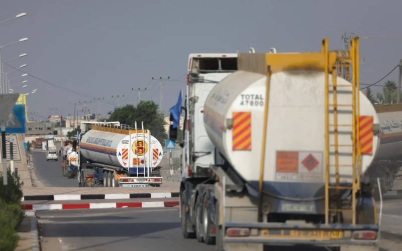 Egypt says 50 fuel trucks to enter Gaza per day