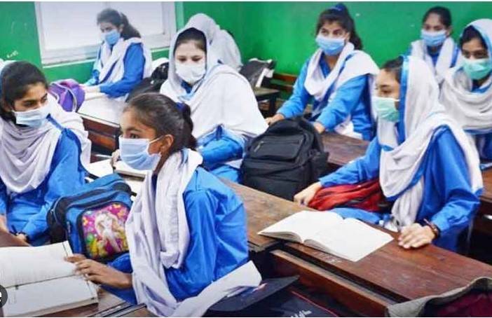 20,000 applications received over outsourcing 4,445 Punjab govt schools