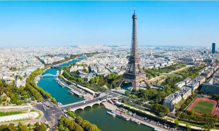 France holds off Spain as world's tourist favourite