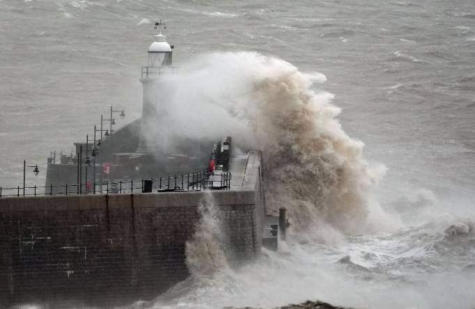 Ireland, Scotland on 'destructive' storm alert