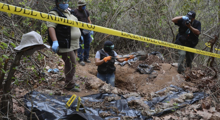31 bodies found in clandestine graves in Mexico