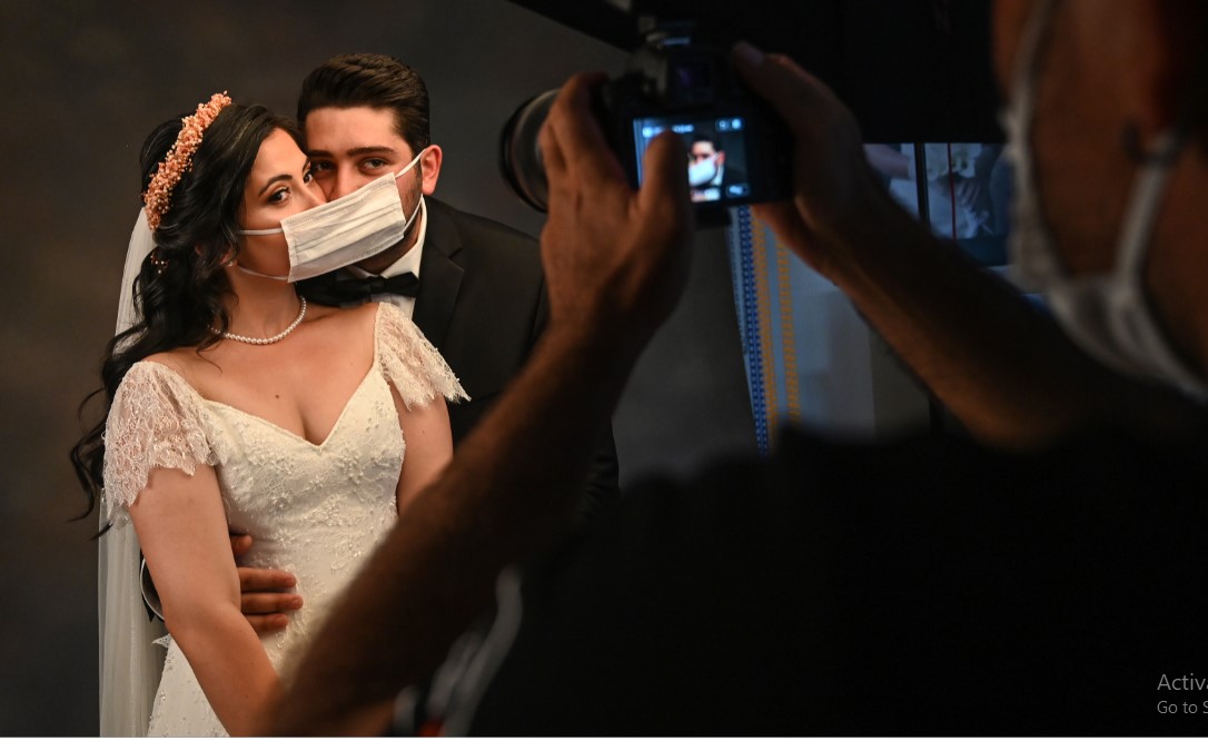 Virus dents big, fat Turkish weddings